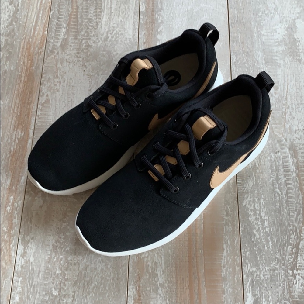 NWT Nike Roshe one suede premium - Picture 5 of 7